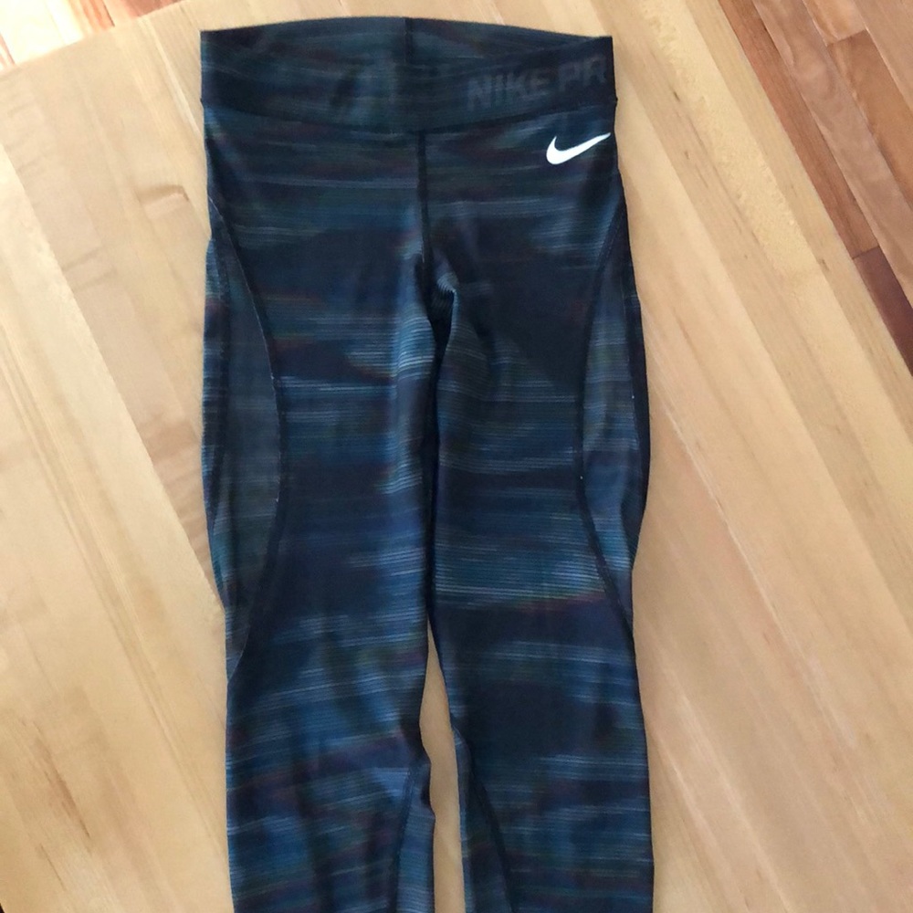 Nike Pro Hypercool workout leggings